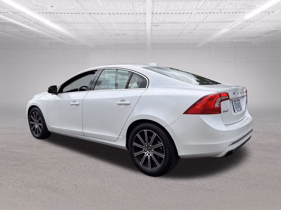 2018 Volvo S60 Inscription - Image 3
