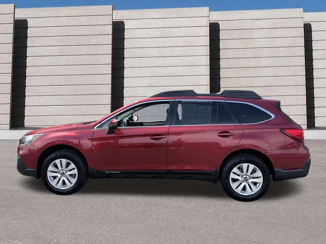 2019 Subaru Outback Premium - Image 2