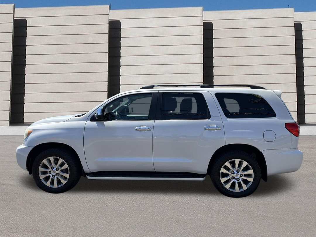 2008 Toyota Sequoia Platinum - Image 2