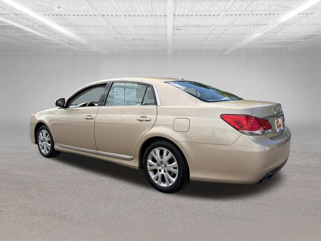 2012 Toyota Avalon - Image 3