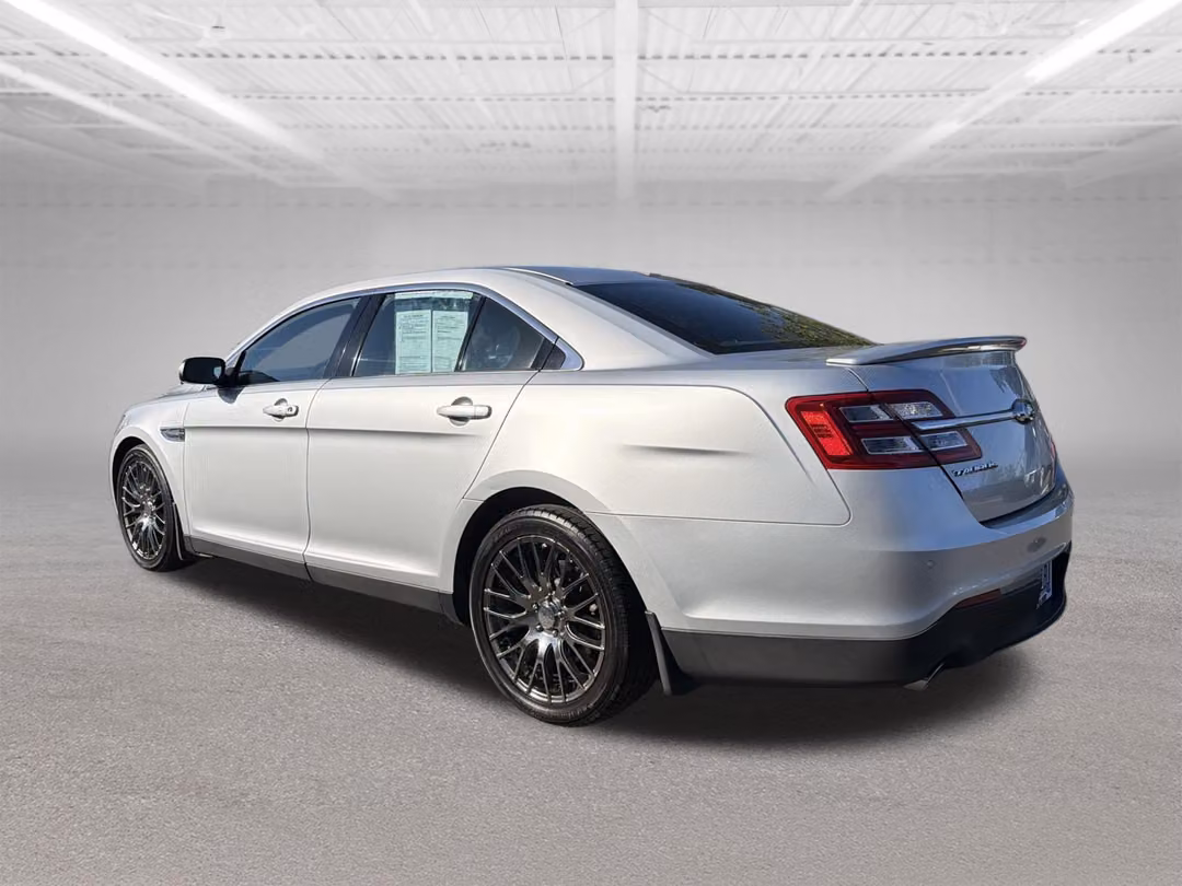 2015 Ford Taurus Limited - Image 3