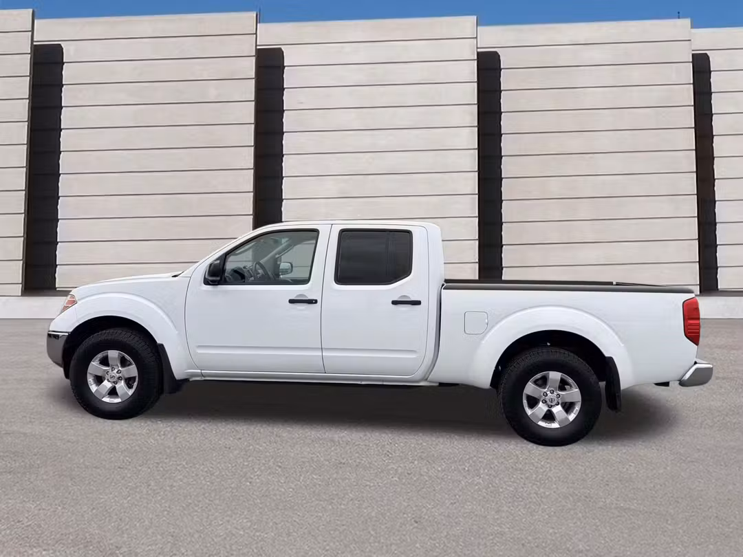 2010 Nissan Frontier SE - Image 2