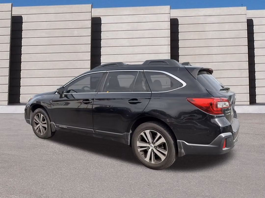 2018 Subaru Outback - Image 3
