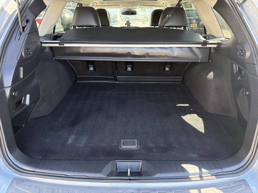 2017 Subaru Outback Limited - Image 3