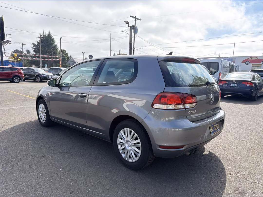 2012 Volkswagen Golf 2.5L 2D - Image 3